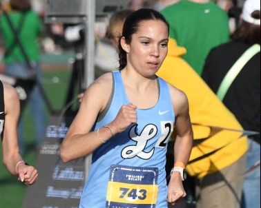 Lakeridge's Chloe Huyler, a Notre Dame commit, ran the 3,000 in 9:17.85 in a meet at Tualatin. (Photo by Cheryl Travers)