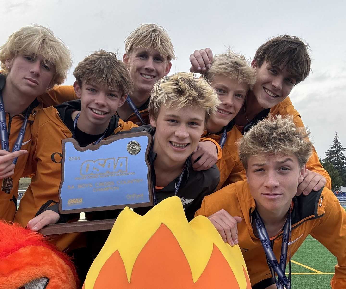 Crater celebrated its fourth consecutive 5A championship last year, outscoring runner-up Summit by 28 points. (Crater HS)