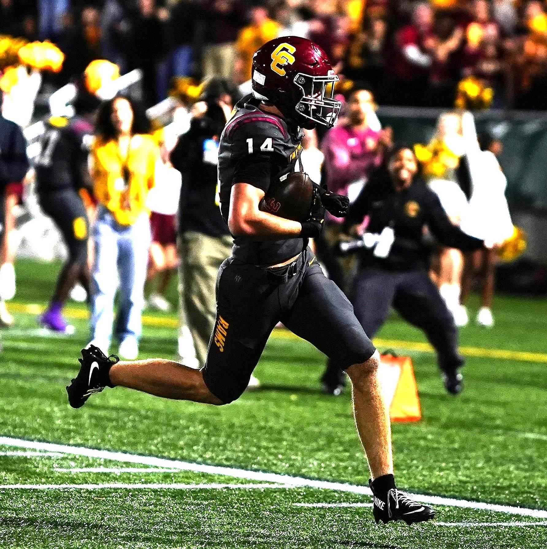 Central Catholic's Talon Sosky scores on a 44-yard catch in the fourth quarter Friday against Lakeridge. (Photo by J.R. Olson)