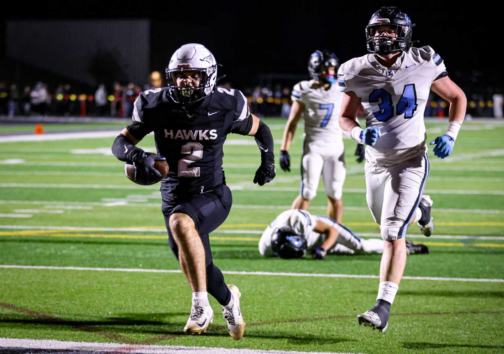 Nelson senior Brody Austin had two touchdown catches in Friday's quarterfinal win over Lakeridge. (Photo by Ryan Fanger)