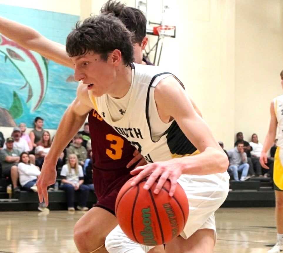 South Wasco County senior guard Jason Hull is averaging 35.8 points through eight games this season. (Photo by Yancy Wells)