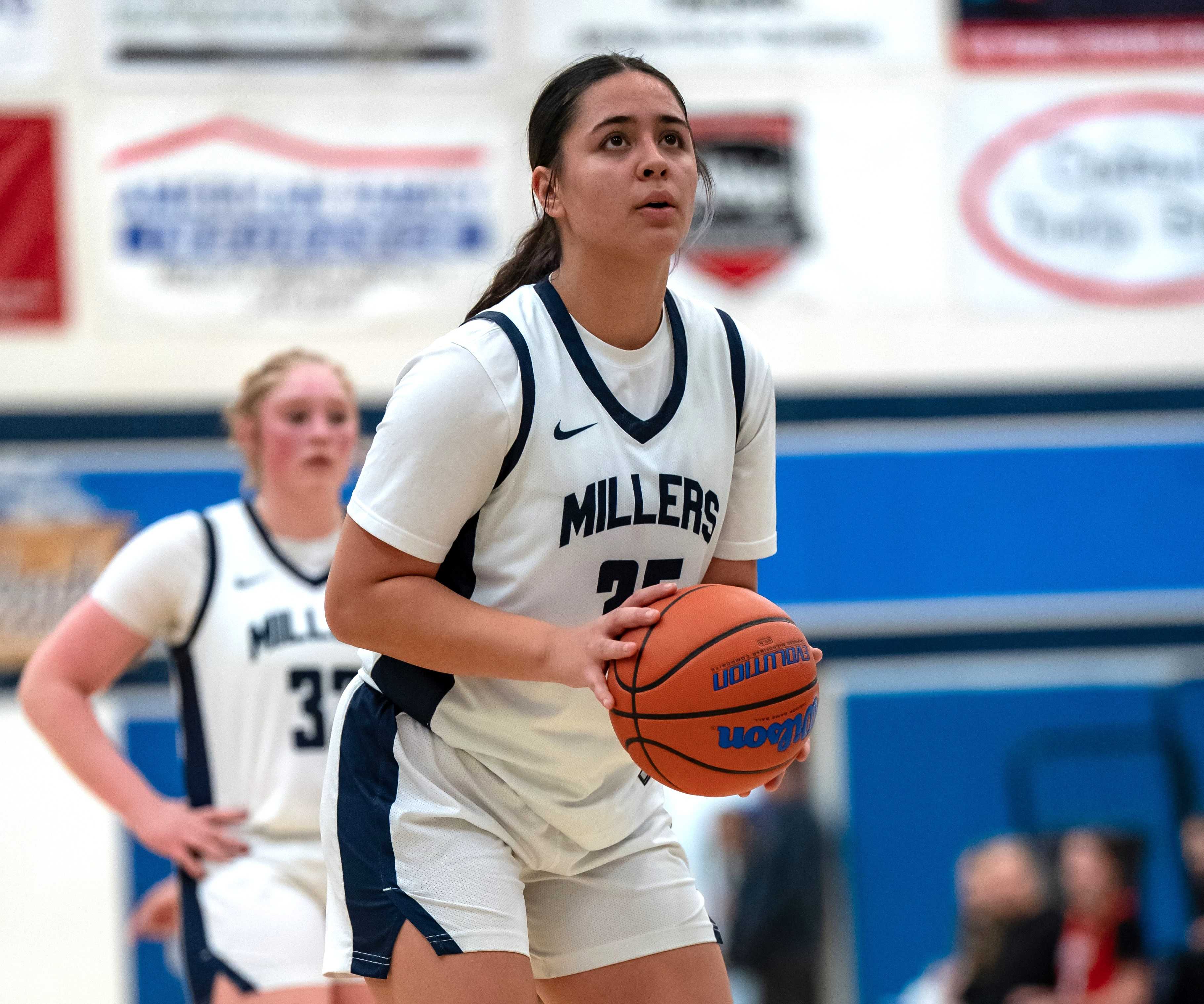 Springfield freshman Nunu Filipe has the size and muscle to battle inside and has point guard skills. (Photo by Luis Romero)