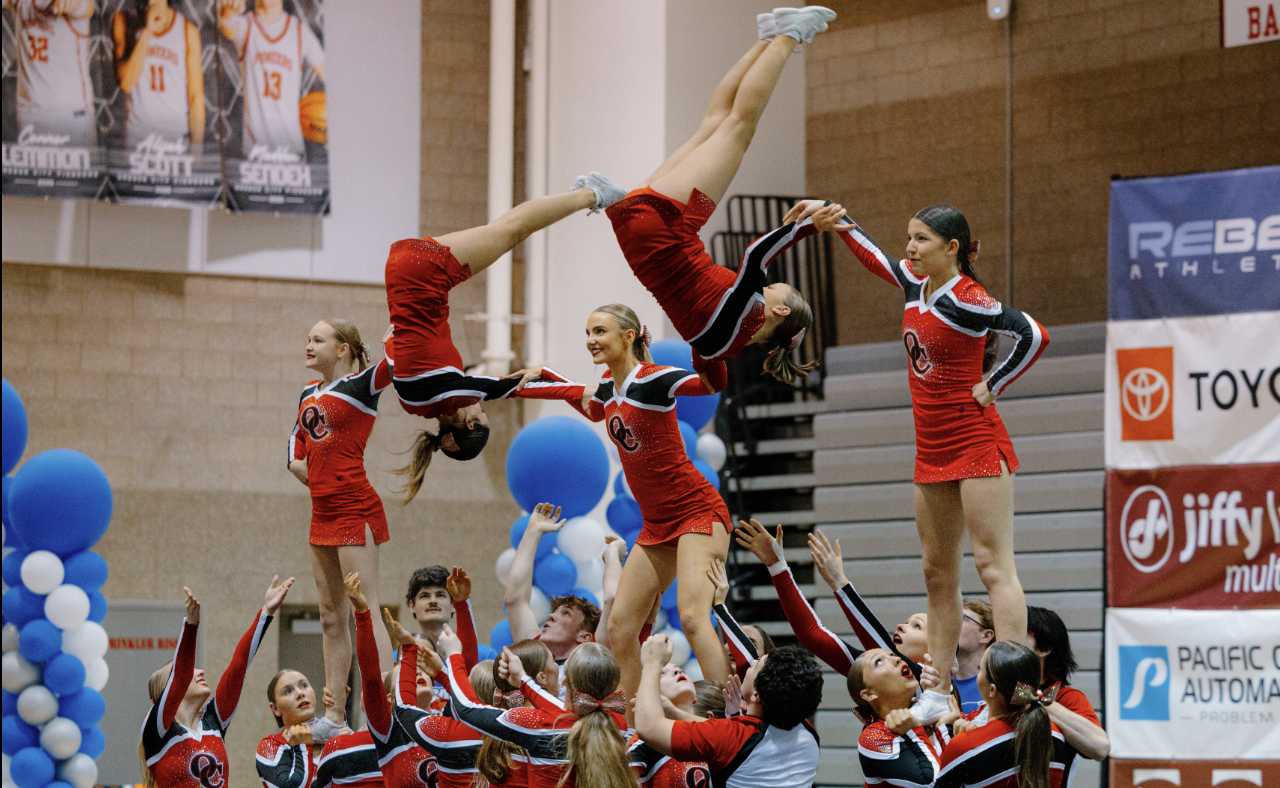 Oregon City performing their pyramid on Saturday. Photo taken by @stephaniecastillophoto