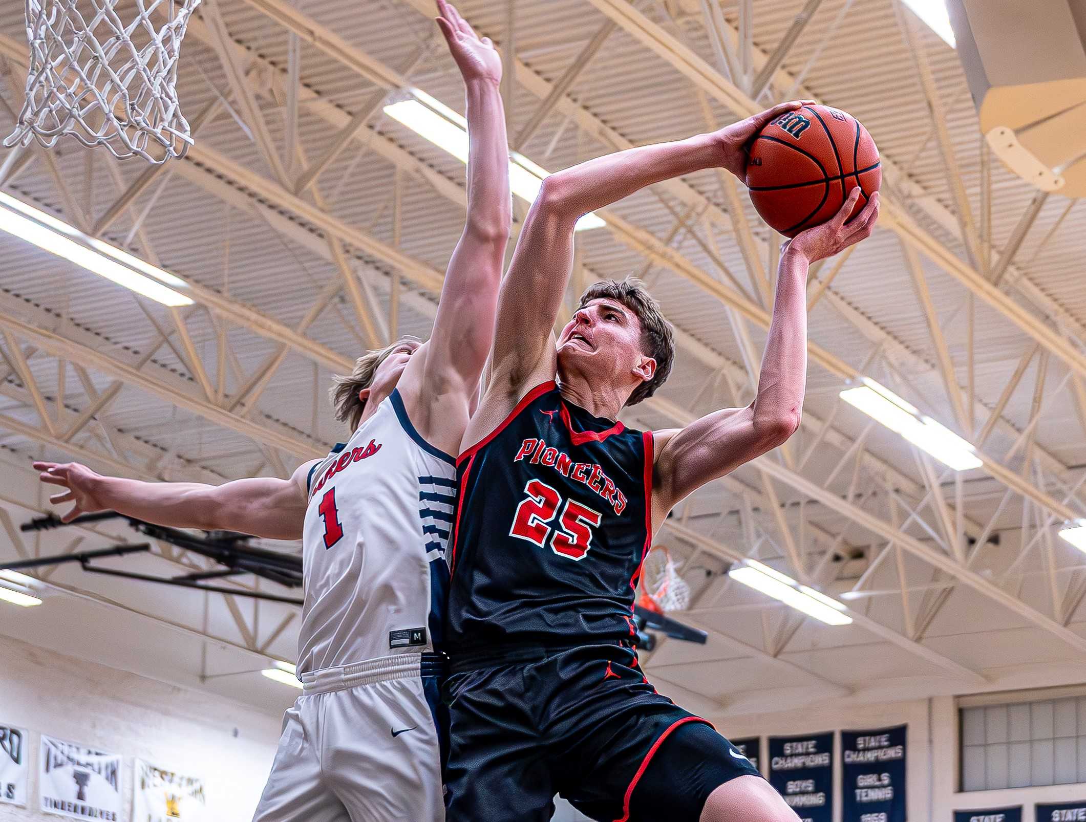 Junior wing Eli Hopkins is one of four Oregon City players averaging in double figures in scoring. (Photo by Todd Hiestand)
